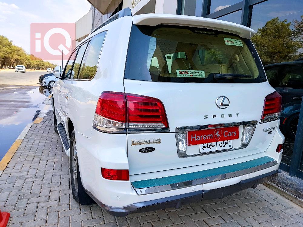 Lexus LX